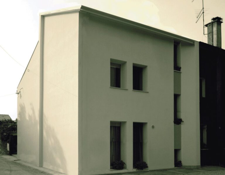 RESTYLING ED EFFICIENTAMENTO ENERGETICO DI casa anni ’60, Trebaseleghe PADOVA